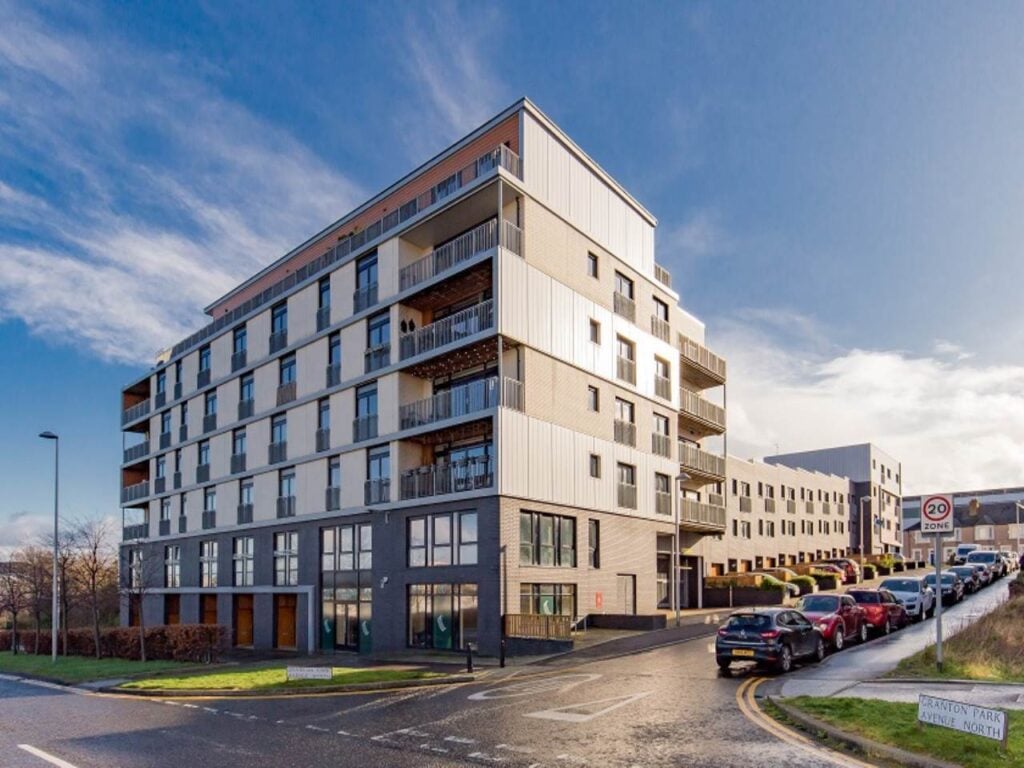 Granton Park Avenue North, Lighthouse Co