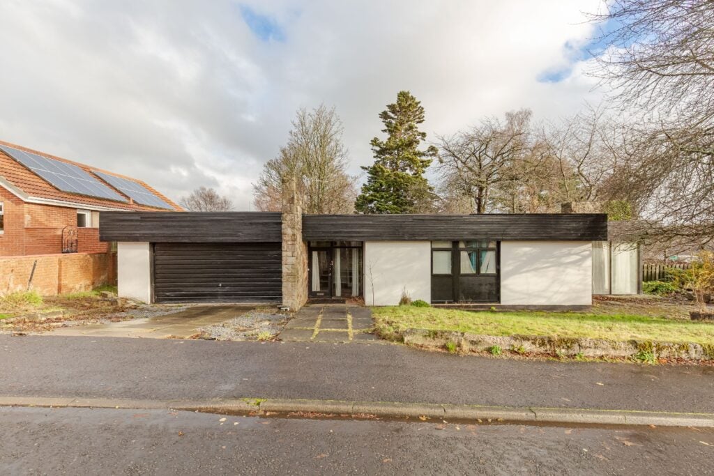 Broomhill Avenue, Penicuik, EH26